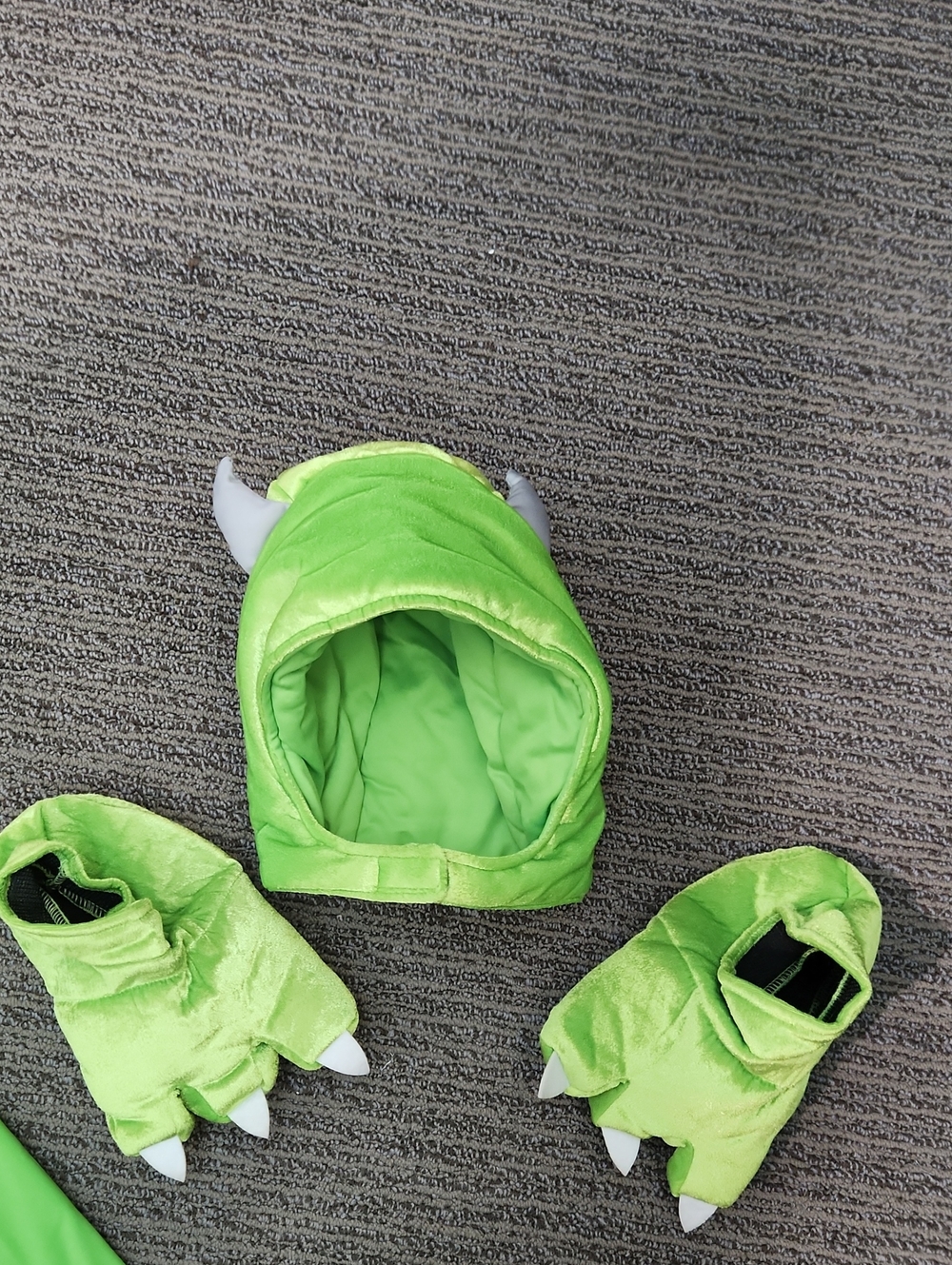 Spirit Halloween Monsters Inc Mike Wazowski Costume Toddler 5T-6T - Picture 3 of 16